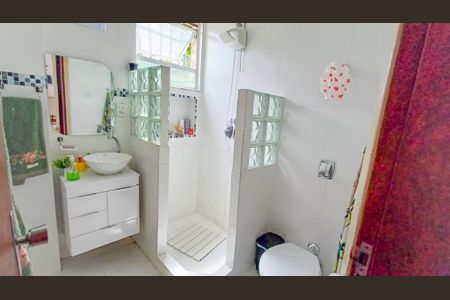 Apartamento à venda com 234m², 3 quartos e 2 vagas Apartamento à venda com 234m², 3 quartos e 2 vagasBanheiro/Suíte