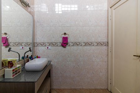 Casa à venda com 104m², 2 quartos e 1 vaga Casa à venda com 104m², 2 quartos e 1 vagaBanheiro 2