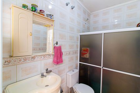 Casa à venda com 104m², 2 quartos e 1 vaga Casa à venda com 104m², 2 quartos e 1 vagaBanheiro de Serviço