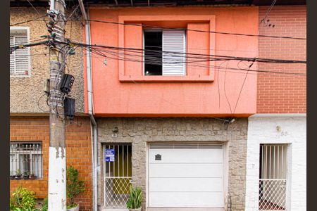 Casa à venda com 104m², 2 quartos e 1 vaga Casa à venda com 104m², 2 quartos e 1 vagaFachada + Plaquinha