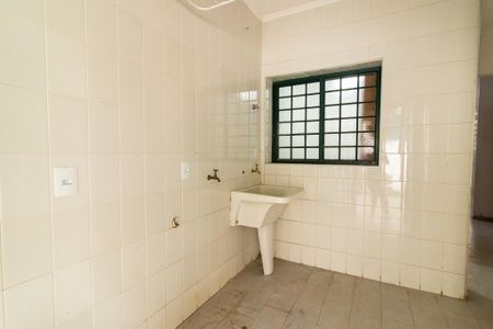 Casa à venda com 200m², 4 quartos e 1 vagaÁrea de Serviço