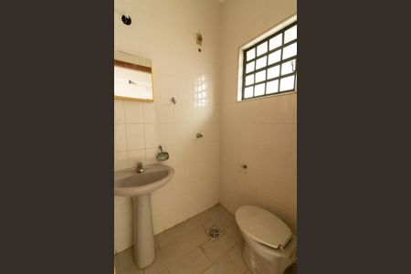 Casa à venda com 200m², 4 quartos e 1 vagaÁrea de Serviço