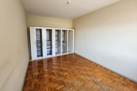 Casa à venda com 300m², 4 quartos e sem vaga
