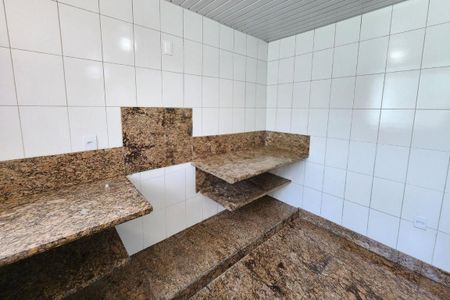 Casa à venda com 300m², 4 quartos e sem vaga