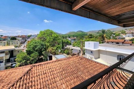 Casa à venda com 300m², 4 quartos e sem vaga