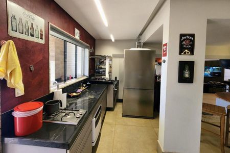 Casa à venda com 572m², 3 quartos e 6 vagas