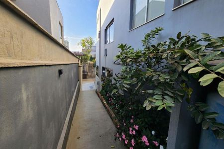 Casa à venda com 572m², 3 quartos e 6 vagas