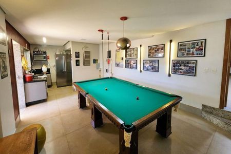 Casa à venda com 572m², 3 quartos e 6 vagas