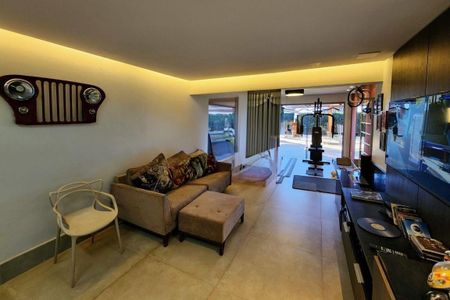 Casa à venda com 572m², 3 quartos e 6 vagas