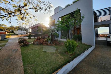 Casa à venda com 572m², 3 quartos e 6 vagas