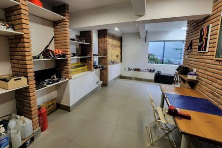 Casa à venda com 572m², 3 quartos e 6 vagas