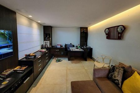 Casa à venda com 572m², 3 quartos e 6 vagas