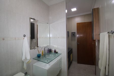 Casa à venda com 130m², 2 quartos e 3 vagasQuarto 2 - Banheiro