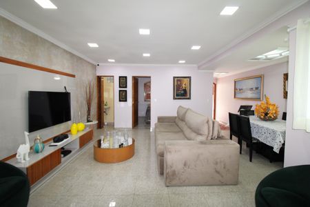 Casa à venda com 130m², 2 quartos e 3 vagasSala / Cozinha