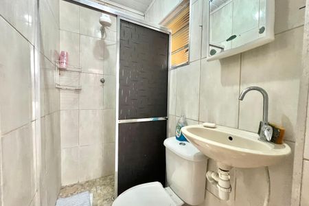 Casa à venda com 120m², 2 quartos e sem vaga Casa à venda com 120m², 2 quartos e sem vagaBanheiro