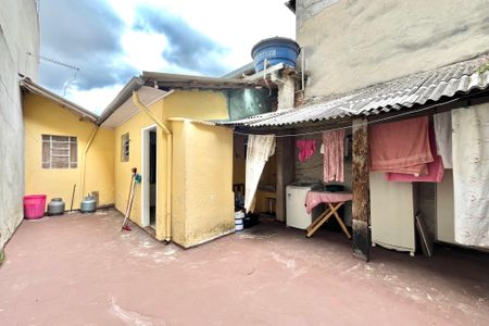 Casa à venda com 120m², 2 quartos e sem vaga Casa à venda com 120m², 2 quartos e sem vagaQuintal