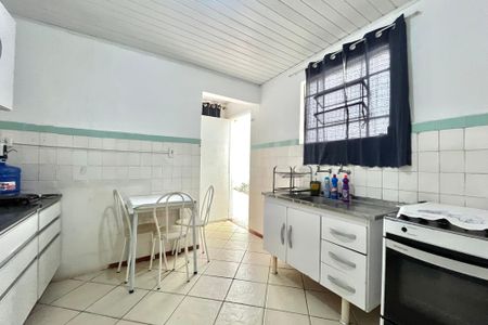 Casa à venda com 120m², 2 quartos e sem vaga Casa à venda com 120m², 2 quartos e sem vagaCozinha