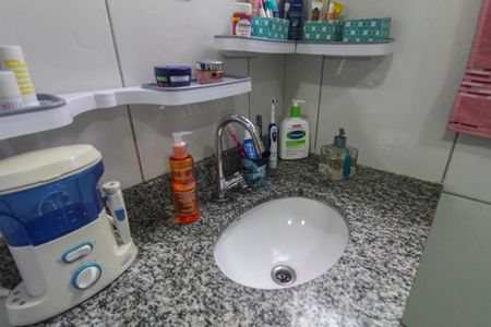 Apartamento à venda com 68m², 2 quartos e 1 vaga Apartamento à venda com 68m², 2 quartos e 1 vagaBanheiro