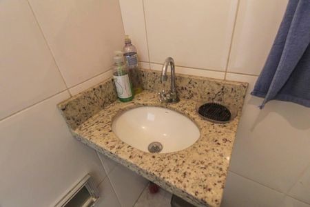 Casa à venda com 73m², 3 quartos e 1 vaga Casa à venda com 73m², 3 quartos e 1 vagaBanheiro de Serviço