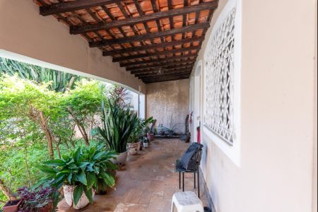 Casa à venda com 199m², 3 quartos e 2 vagasQuintal