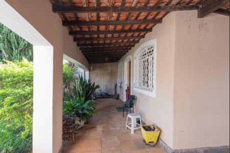 Casa à venda com 199m², 3 quartos e 2 vagasQuintal