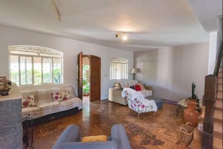 Casa à venda com 199m², 3 quartos e 2 vagasSala