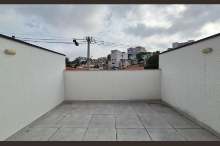 Casa à venda com 130m², 3 quartos e 6 vagas Casa à venda com 130m², 3 quartos e 6 vagasVaranda
