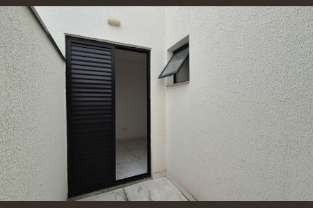 Casa à venda com 130m², 3 quartos e 6 vagas Casa à venda com 130m², 3 quartos e 6 vagasVista