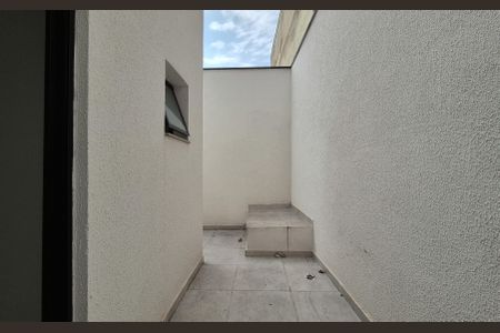 Casa à venda com 130m², 3 quartos e 6 vagas Casa à venda com 130m², 3 quartos e 6 vagasArea externa