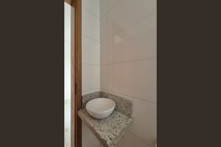 Casa à venda com 130m², 3 quartos e 6 vagas Casa à venda com 130m², 3 quartos e 6 vagasBanheiro da suíte