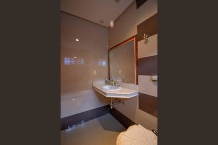 Casa para alugar com 314m², 5 quartos e 2 vagasBanheiro 2