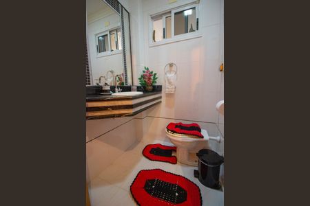 Casa para alugar com 314m², 5 quartos e 2 vagasBanheiro 1