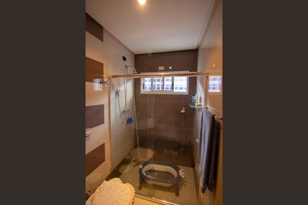 Casa para alugar com 314m², 5 quartos e 2 vagasBanheiro 2