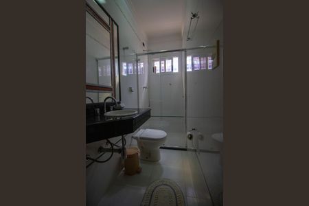 Casa para alugar com 314m², 5 quartos e 2 vagasBanheiro 5