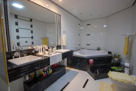 Casa para alugar com 314m², 5 quartos e 2 vagasBanheiro 4