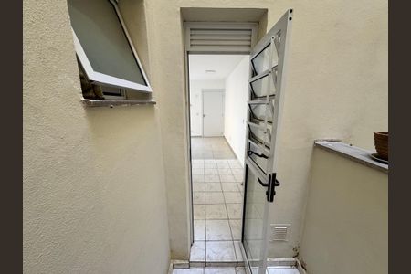 Apartamento à venda com 45m², 2 quartos e 1 vaga Apartamento à venda com 45m², 2 quartos e 1 vagaVaranda