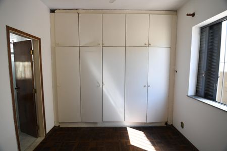 Casa à venda com 166m², 4 quartos e 3 vagasQuarto 3 - Suíte