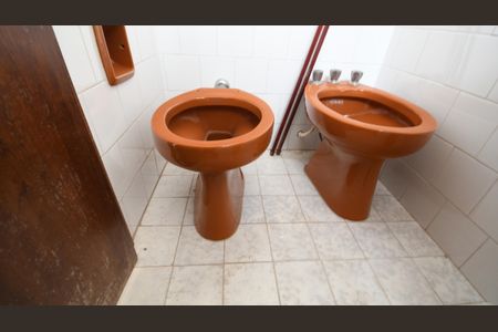 Casa à venda com 166m², 4 quartos e 3 vagasBanheiro 1