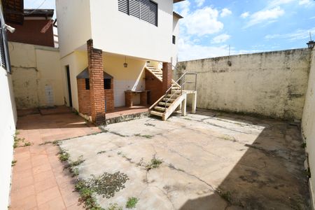 Casa à venda com 166m², 4 quartos e 3 vagasQuintal