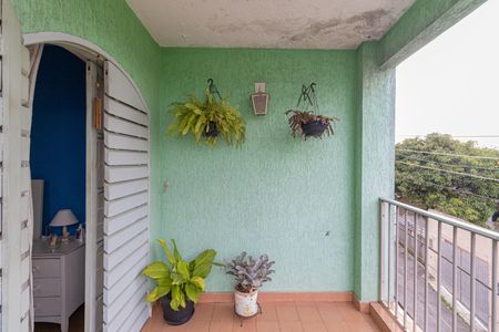 Casa à venda com 160m², 4 quartos e 1 vaga Casa à venda com 160m², 4 quartos e 1 vagaVaranda Suíte 1