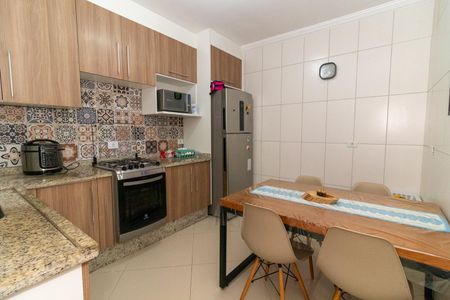 Casa de condomínio à venda com 200m², 3 quartos e 2 vagasCozinha