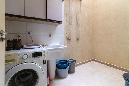 Casa de condomínio à venda com 200m², 3 quartos e 2 vagasÁrea de Serviço