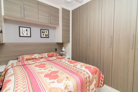 Casa de condomínio à venda com 200m², 3 quartos e 2 vagasSuíte