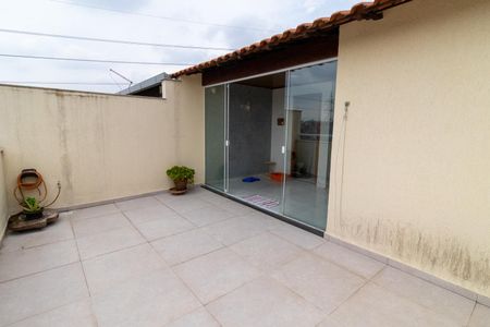 Casa de condomínio à venda com 200m², 3 quartos e 2 vagasVaranda