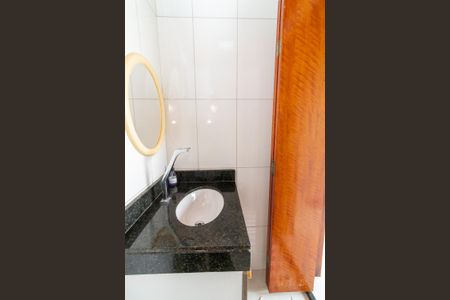 Casa de condomínio à venda com 200m², 3 quartos e 2 vagasLavabo 2