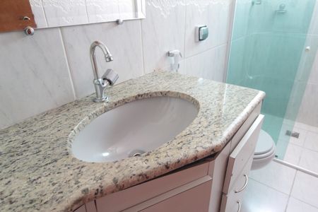 Apartamento à venda com 65m², 2 quartos e 2 vagasBanheiro Social