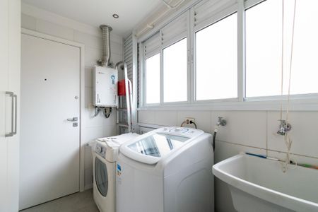 Apartamento à venda com 144m², 3 quartos e 3 vagas Apartamento à venda com 144m², 3 quartos e 3 vagasÁrea de Serviço