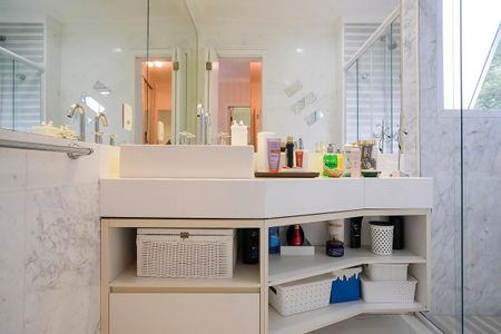 Apartamento à venda com 128m², 3 quartos e 2 vagasBanheiro da suíte