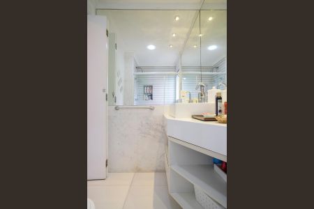 Apartamento à venda com 128m², 3 quartos e 2 vagasBanheiro da suíte