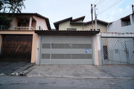 Casa à venda com 135m², 3 quartos e 2 vagasFachada